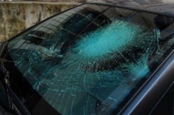 การเอาตัวรอดยามคับขัน เมื่อเจออุบัติเหตุทางรถยนต์ ตอนที่ 6 : กระจกหน้าแตก